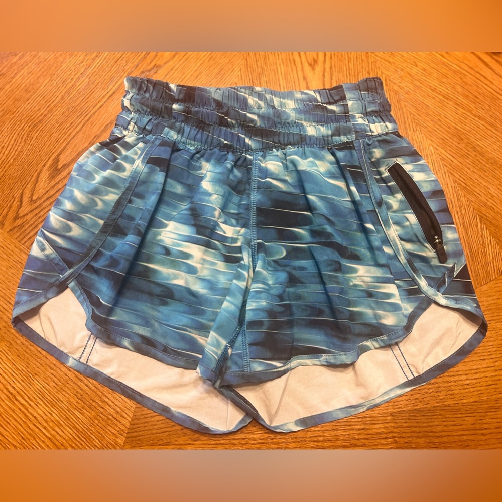 Euc Lululemon Tracker Short V *4" Tidal Multi Siz… - image 6